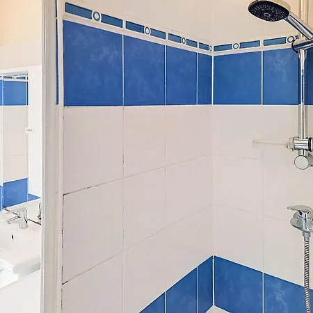 Le Val Des Pins By Interhome Apartament Saint-Raphaël